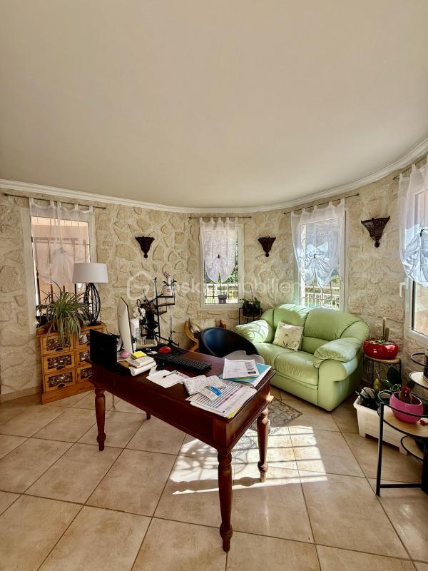 Maison - 240 m² - 6 pièces