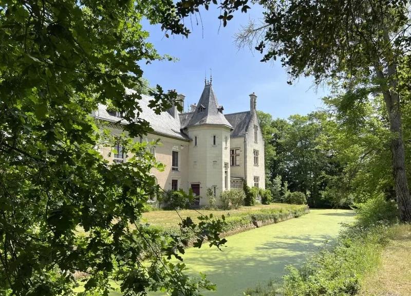 Château - 900 m² - 25 pièces