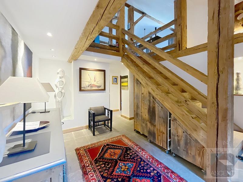 Maison - 246 m² - 6 pièces