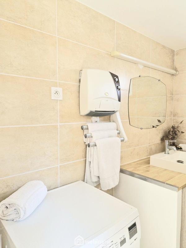 Maison - 250 m² - 11 pièces