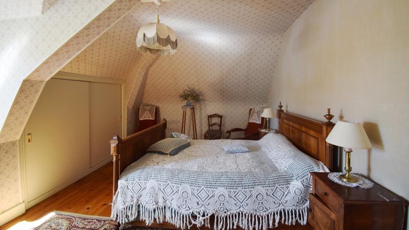 Maison - 214 m² - 9 pièces