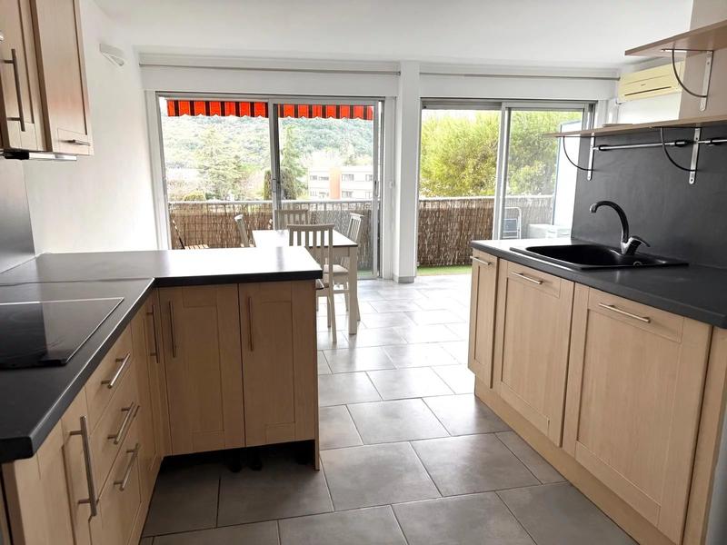 Appartement - 60 m² - 3 pièces