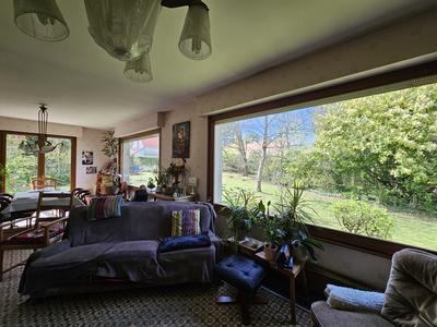 Maison - 170 m² - 9 pièces