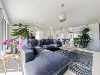 Villa - 270 m² - 8 pièces