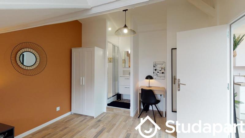 Chambre - 11 m² - 1 pièce