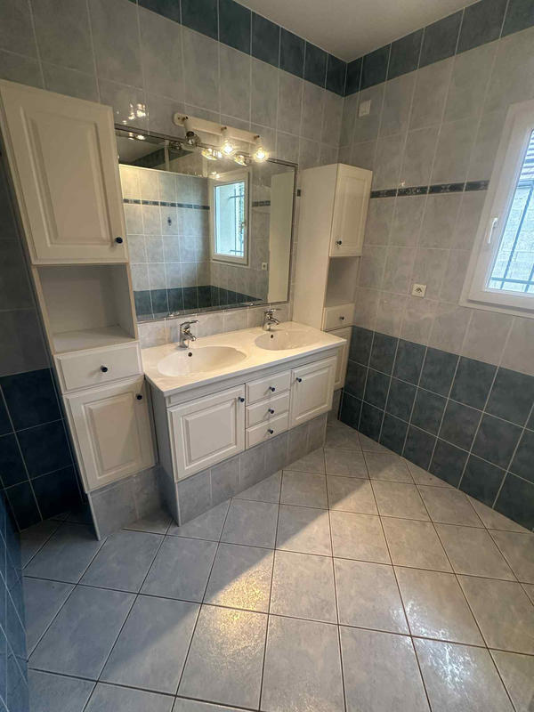 Maison - 300 m² - 6 pièces