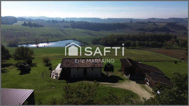 Maison - 230 m² - 8 pièces