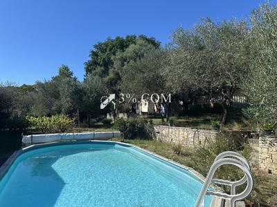 Propriété - 138 m² - 6 pièces