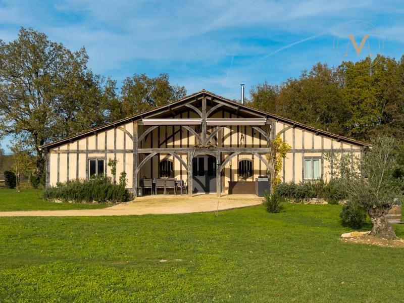 Haras - 250 m² - 6 pièces