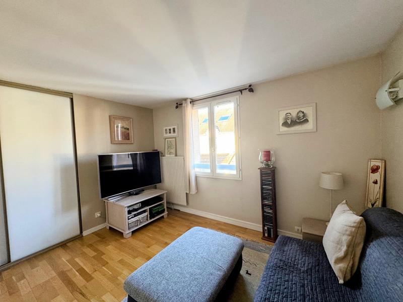 Maison - 168 m² - 7 pièces