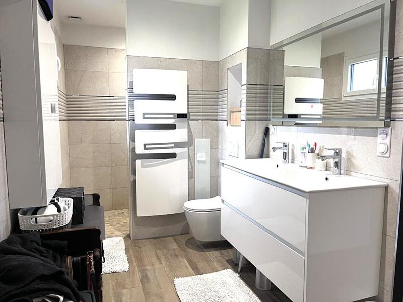 Maison - 200 m² - 10 pièces