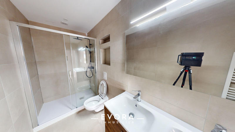 Appartement - 83 m² - 4 pièces