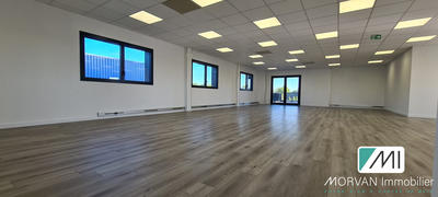 Bureau - 150 m² - 1 pièce