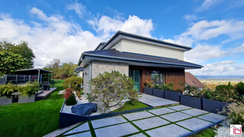 Villa - 277 m² - 9 pièces