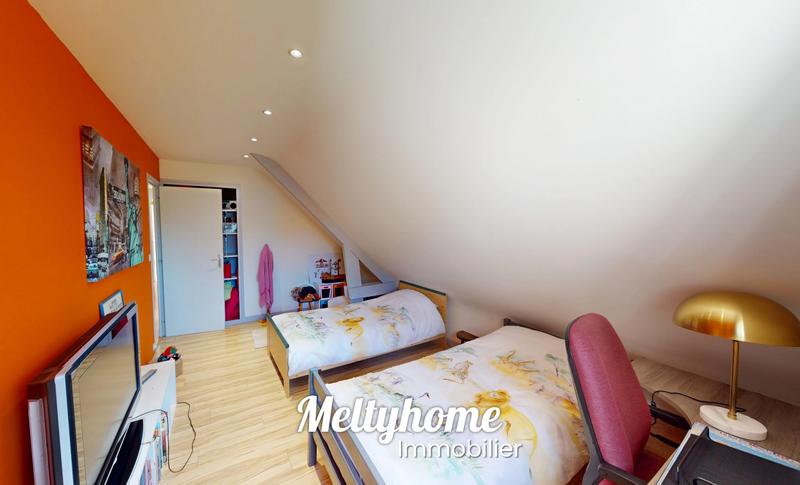 Maison - 195 m² - 10 pièces