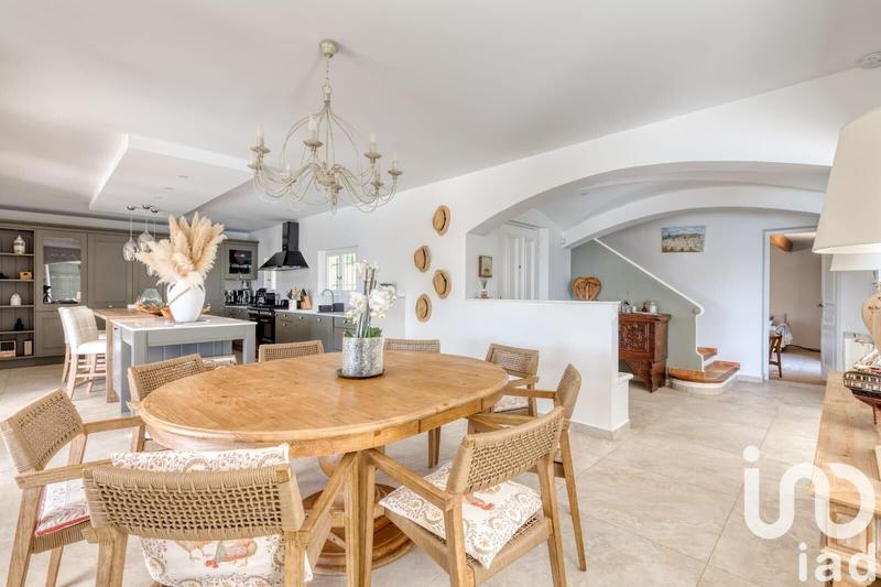 Maison - 308 m² - 12 pièces