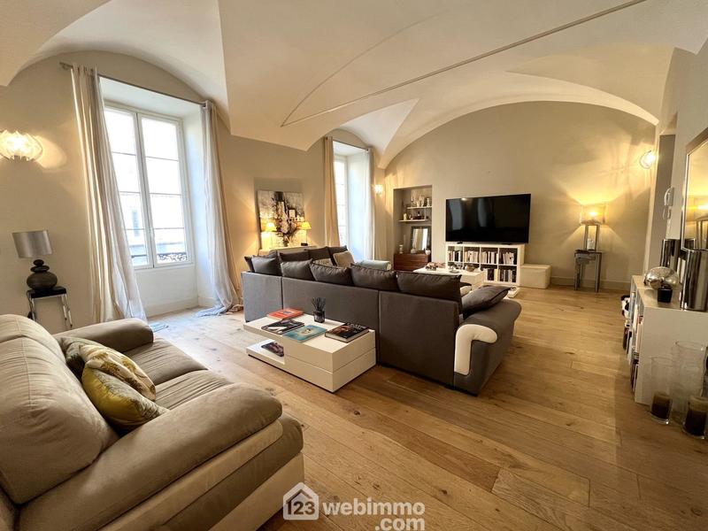 Appartement - 166 m² - 4 pièces