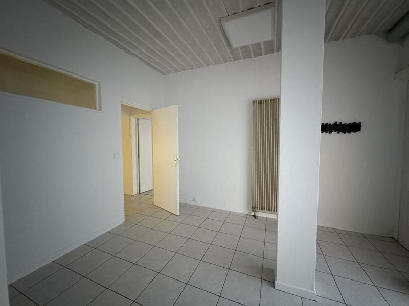 Local commercial - 115 m² - 6 pièces