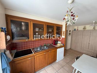 Immeuble - 334 m² - 17 pièces