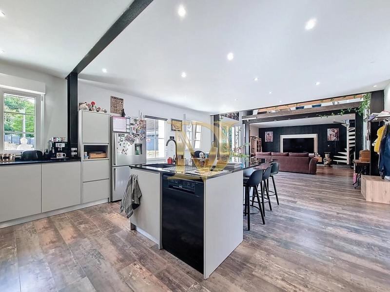 Propriété - 163 m² - 6 pièces