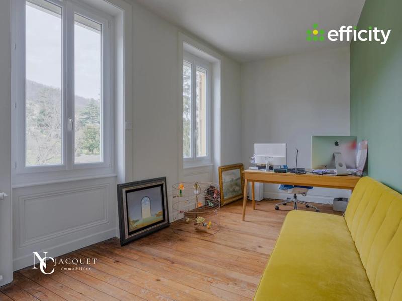 Demeure - 207 m² - 9 pièces