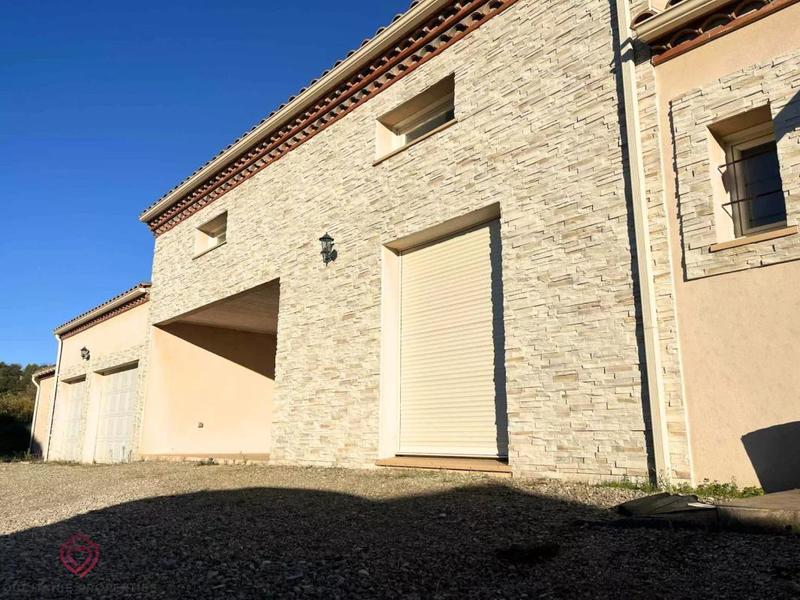 Maison - 243 m² - 6 pièces