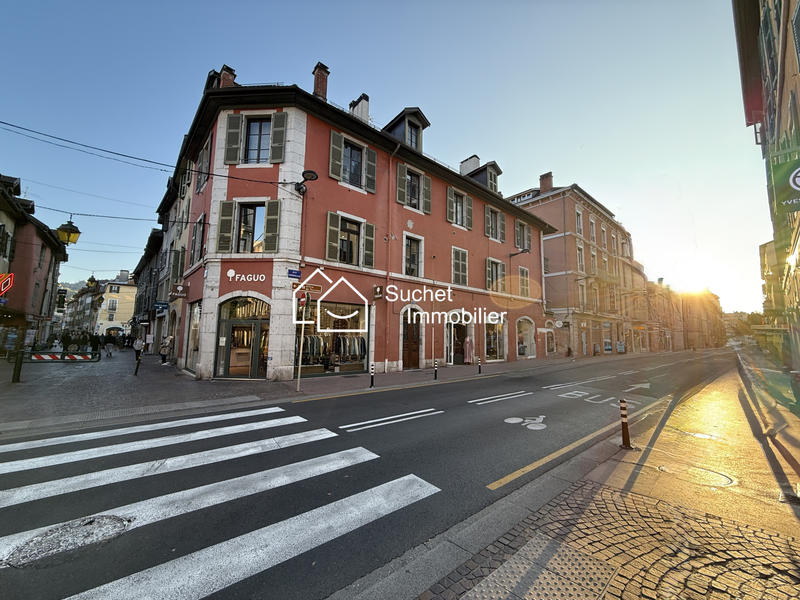 Appartement - 125 m² - 6 pièces