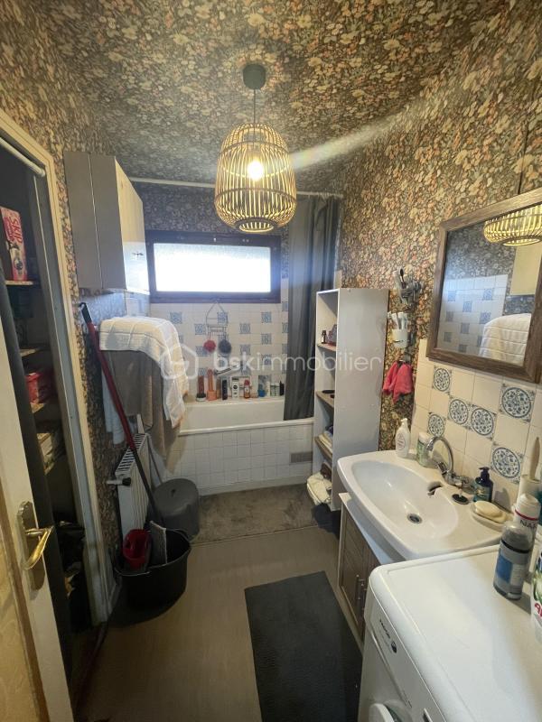 Maison traditionnelle - 98 m² - 5 pièces