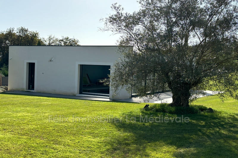 Villa - 255 m² - 5 pièces