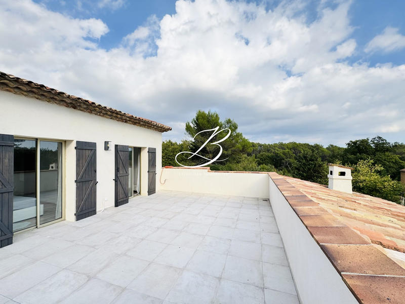 Maison - 200 m² - 7 pièces