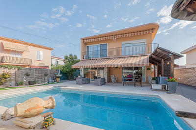 Maison - 237 m² - 8 pièces