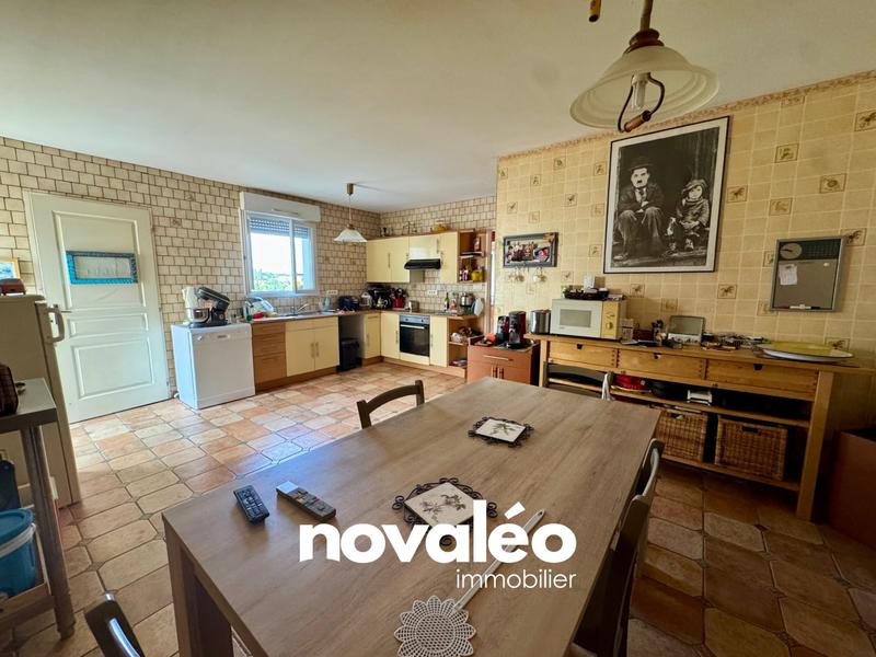 Maison ancienne - 195 m² - 7 pièces