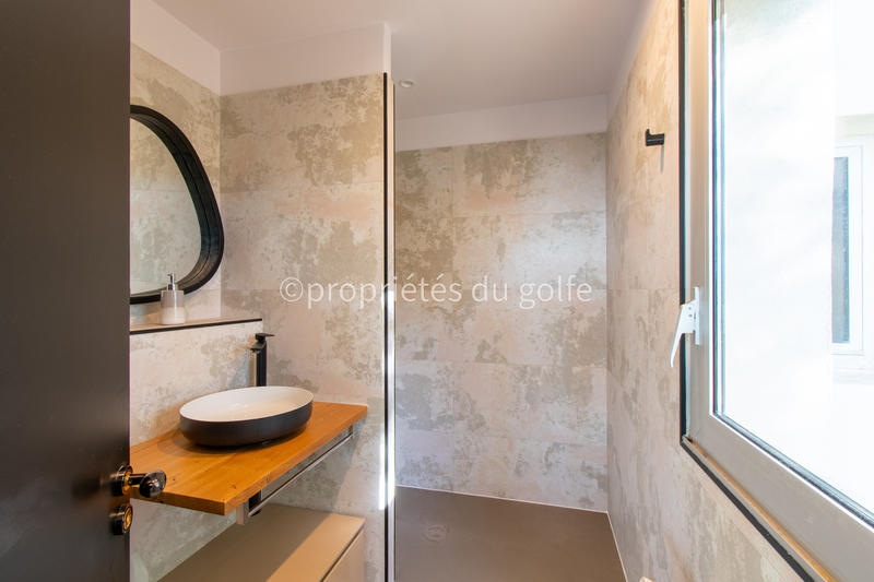 Maison - 210 m² - 5 pièces