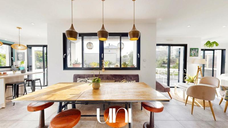 Maison - 185 m² - 6 pièces