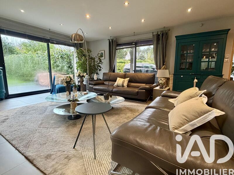 Maison - 232 m² - 7 pièces