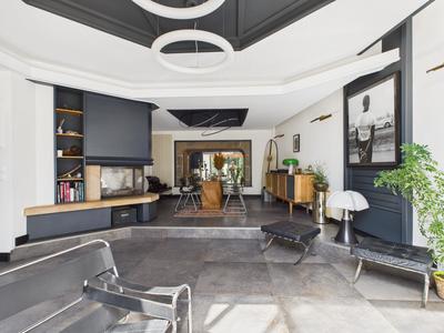 Villa - 203 m² - 6 pièces