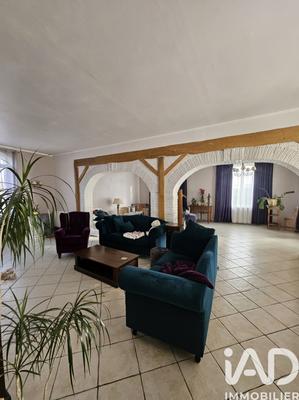 Maison - 265 m² - 8 pièces