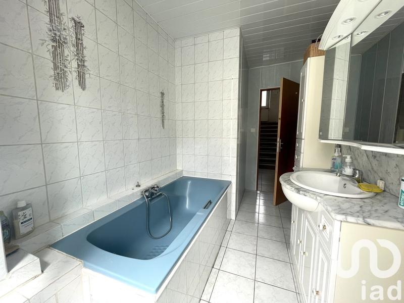 Maison - 335 m² - 9 pièces