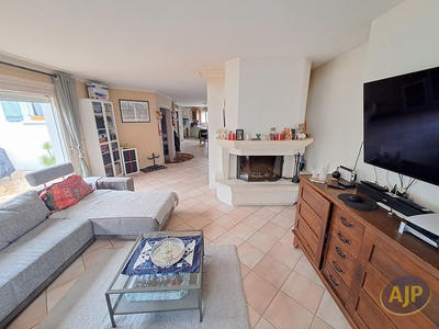 Maison - 166 m² - 6 pièces