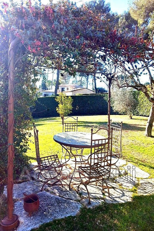 Maison - 500 m² - 7 pièces