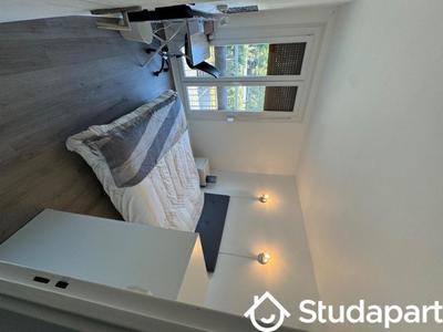 Chambre - 13 m² - 1 pièce