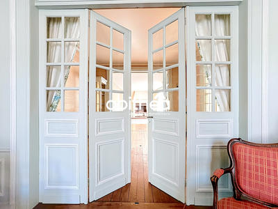 Maison - 328 m² - 10 pièces