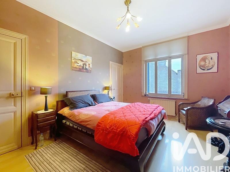 Maison - 239 m² - 9 pièces