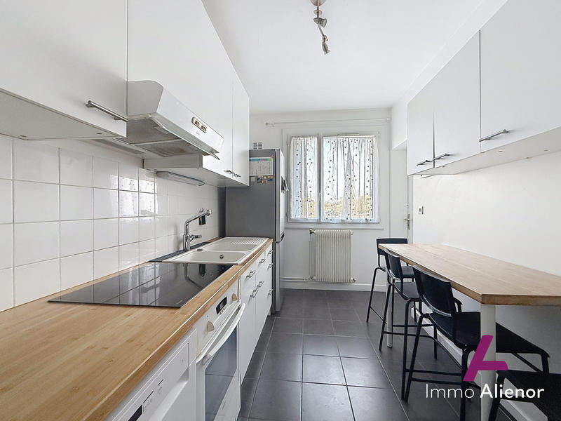 Appartement - 92 m² - 4 pièces