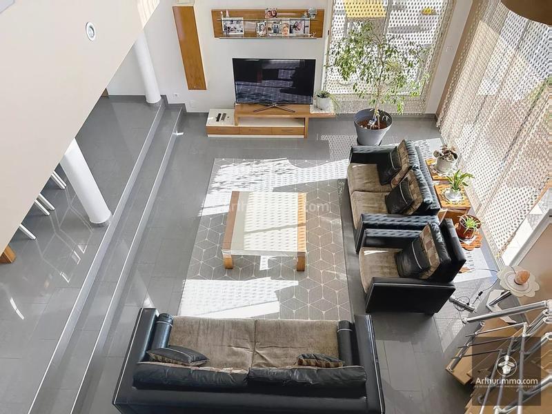 Maison - 200 m² - 9 pièces