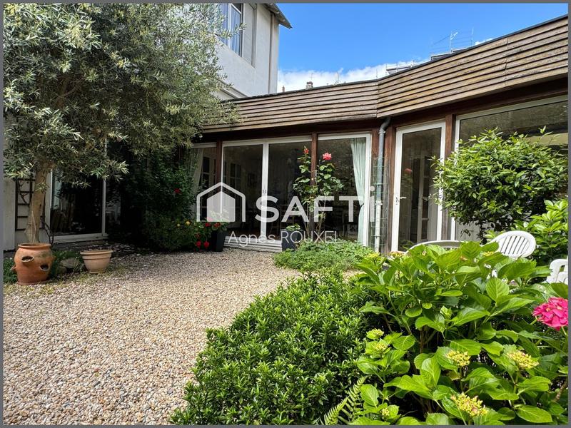 Hôtel particulier - 255 m² - 10 pièces