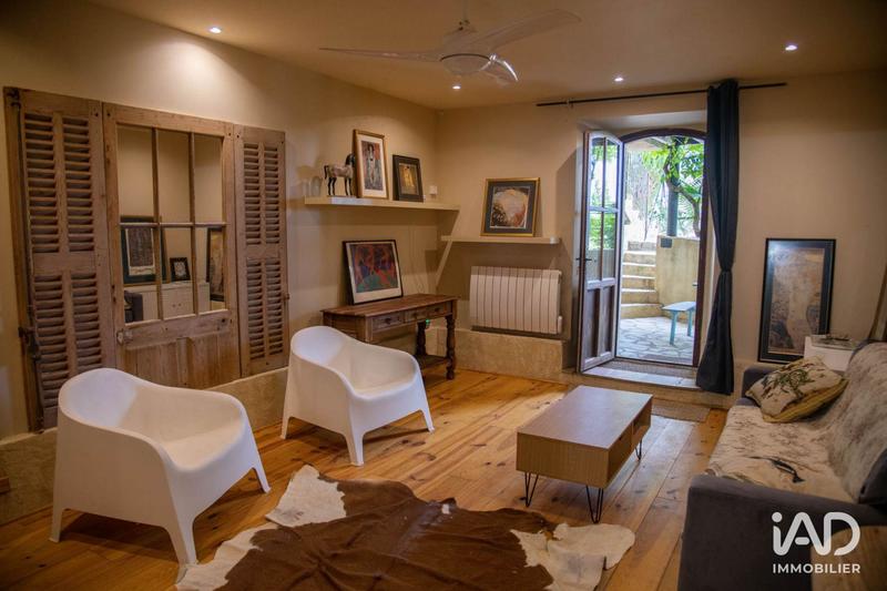 Maison - 668 m² - 27 pièces