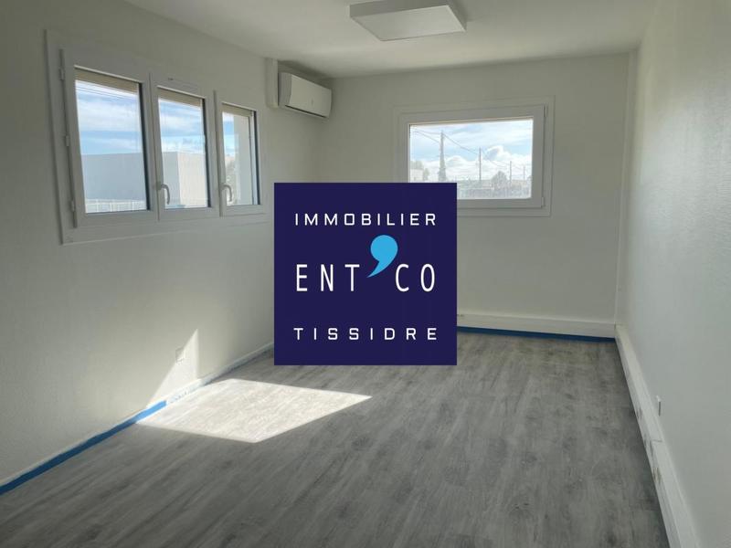 Entrepôt - 1 680 m²