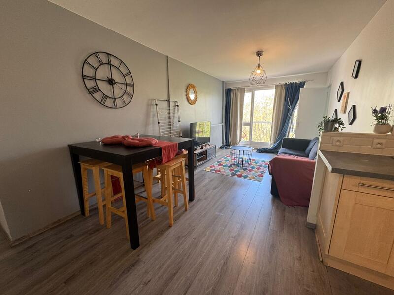 Appartement - 100 m² - 6 pièces