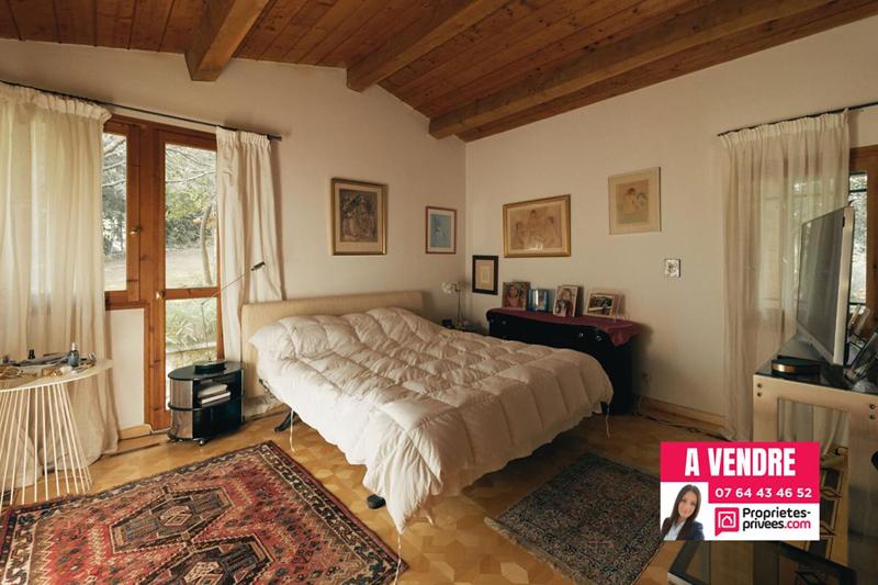 Demeure - 235 m² - 6 pièces